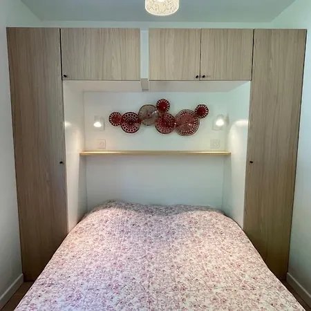 Maisonnette Entre Bois Et Champs Holiday home