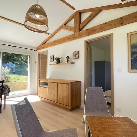 Maisonnette Entre Bois Et Champs Holiday home Crest